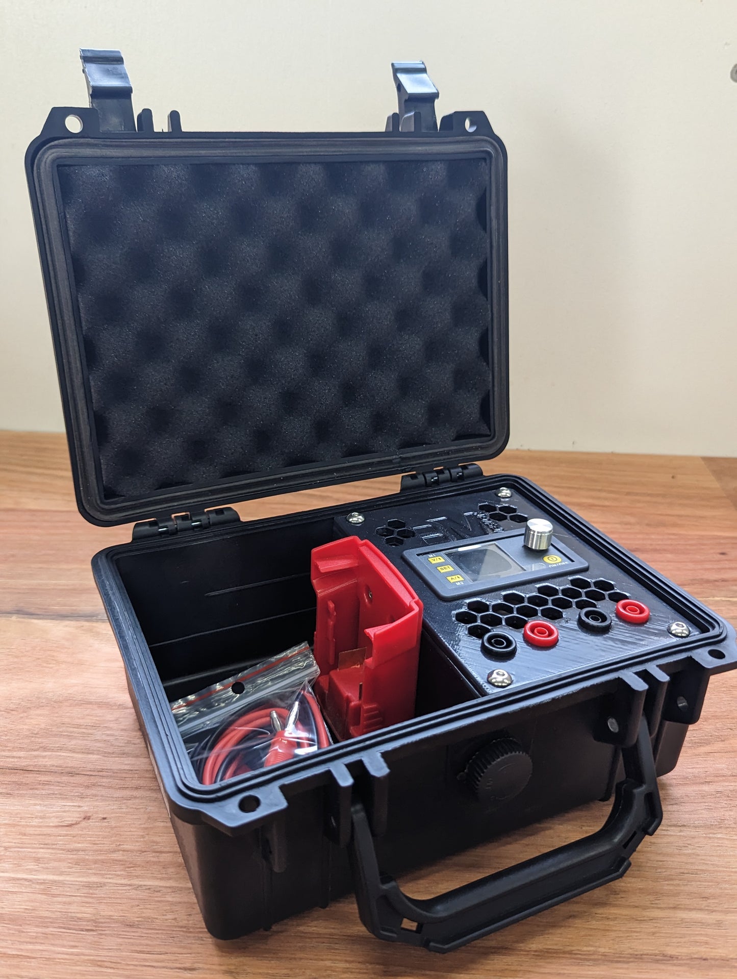 Portable Variable Power Supply - Battery Powered (Milwaukee M18)